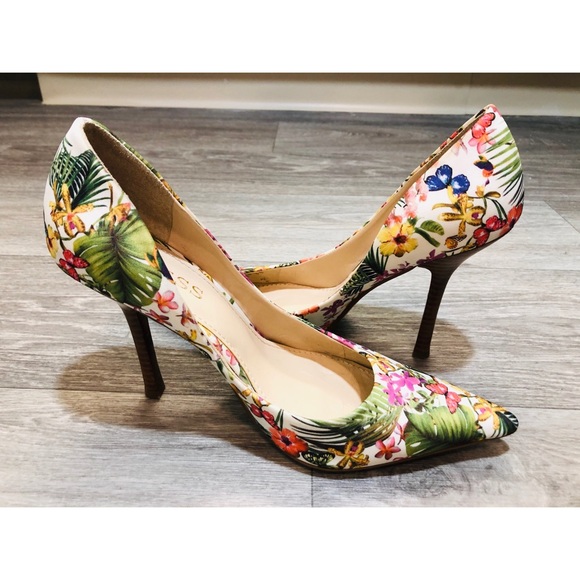 Guess Carrie2 Floral Butterfly Fabric Pumps - Picture 4 of 8